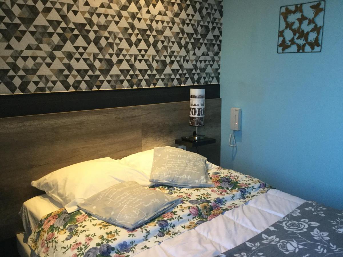 סאל Hotel Le Kamelia מראה חיצוני תמונה