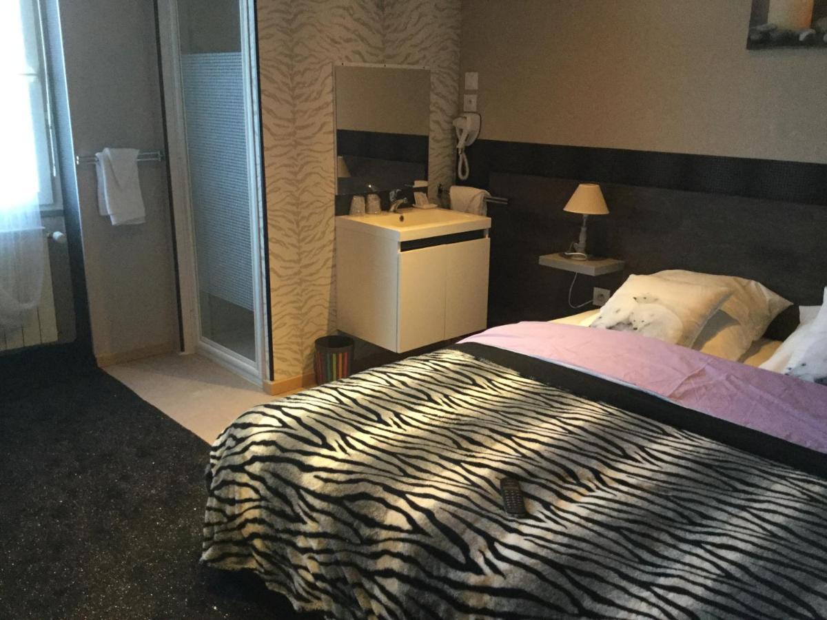 סאל Hotel Le Kamelia מראה חיצוני תמונה