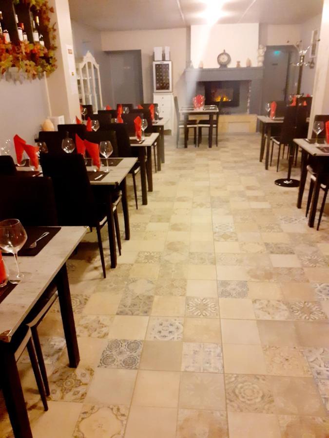 סאל Hotel Le Kamelia מראה חיצוני תמונה
