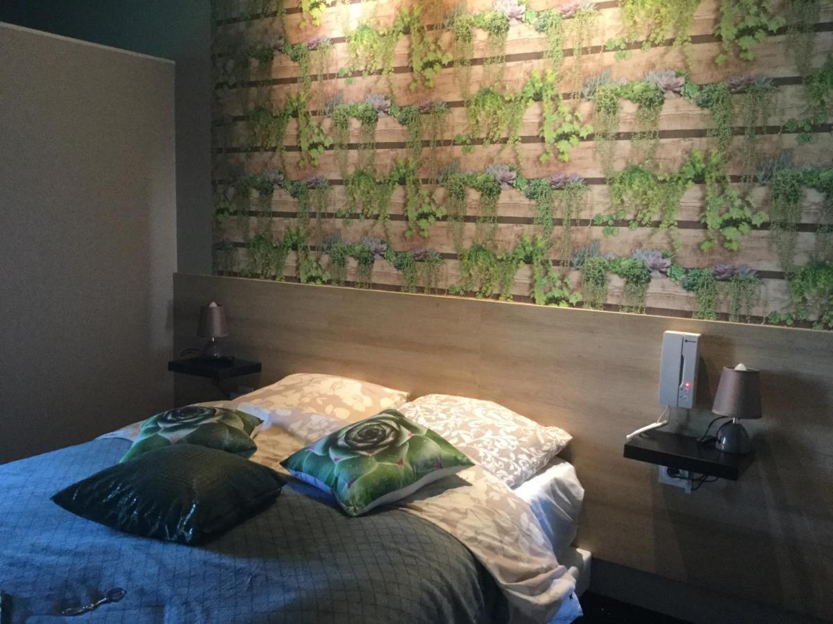 סאל Hotel Le Kamelia מראה חיצוני תמונה