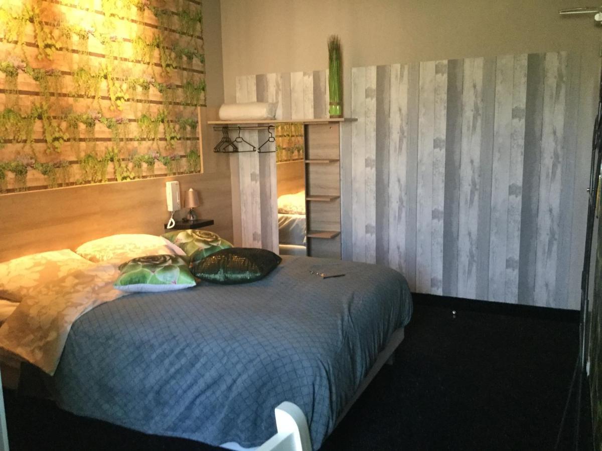 סאל Hotel Le Kamelia מראה חיצוני תמונה