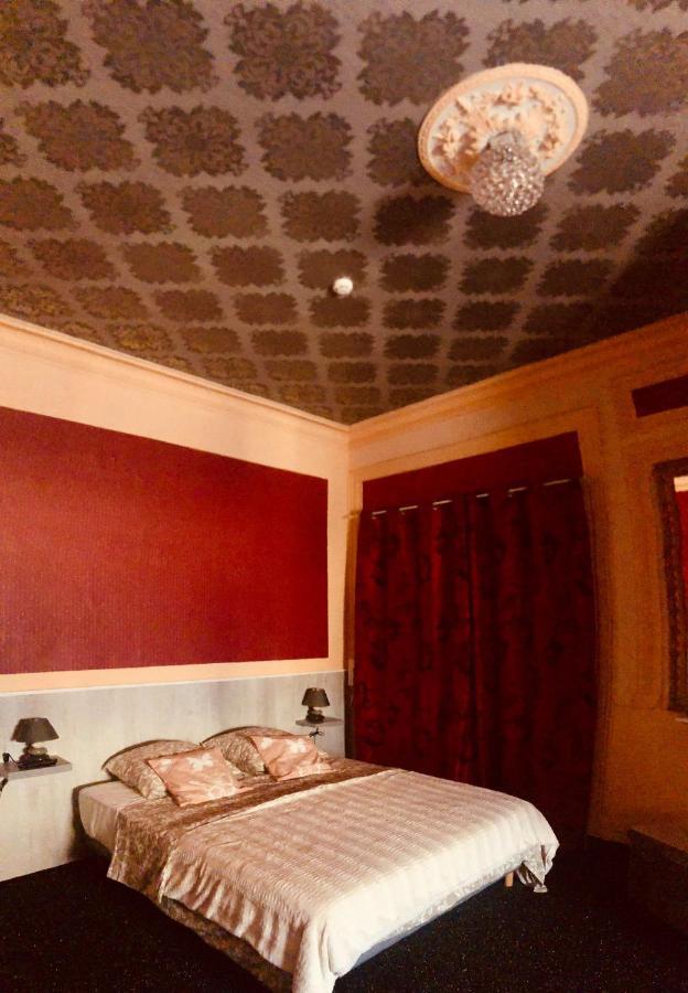 סאל Hotel Le Kamelia מראה חיצוני תמונה